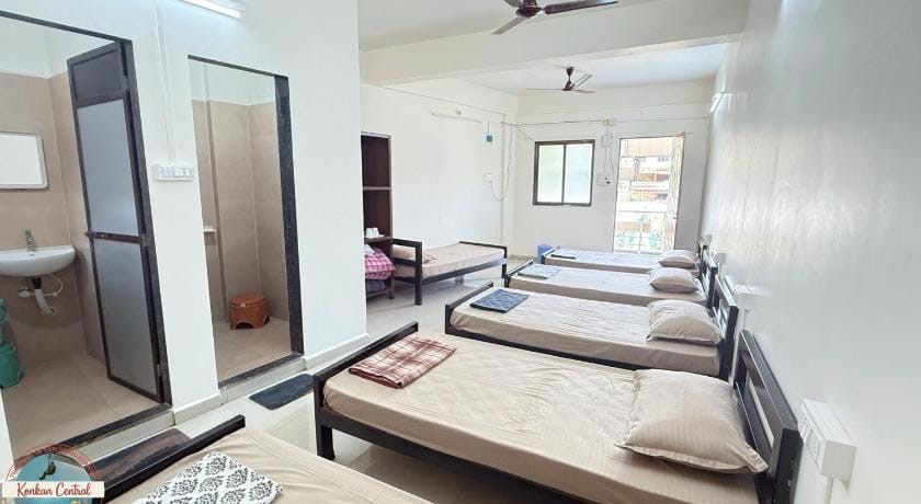 Group room with attached bathroom at Saragarhi Sarai